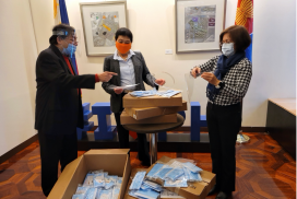 Philippine Consul General in New York  Receives PPE Donation